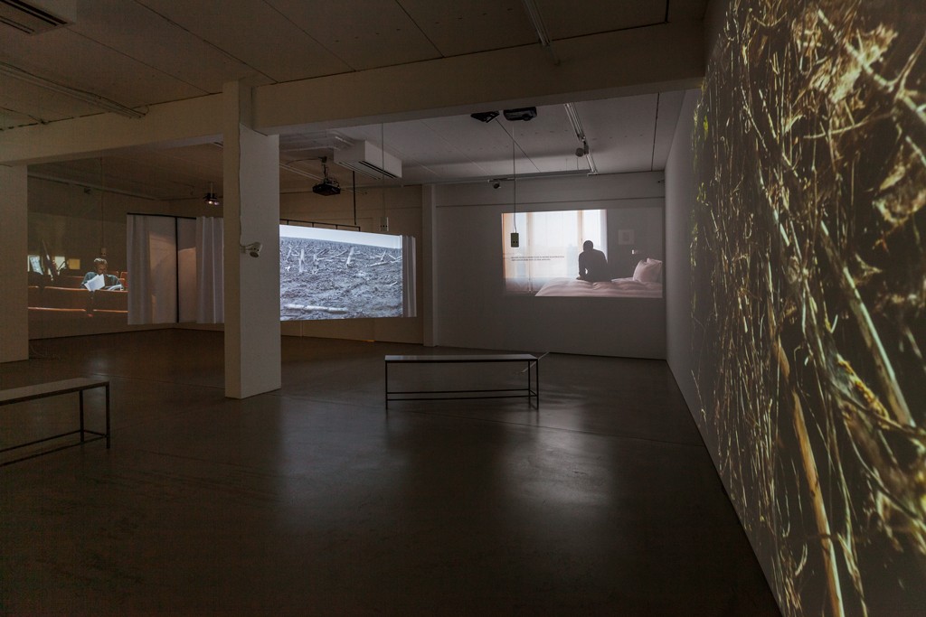 Installation view NARRATION by Thomas Taube, 6-channel video installation © G2 Kunsthalle, photo: Dotgain.info