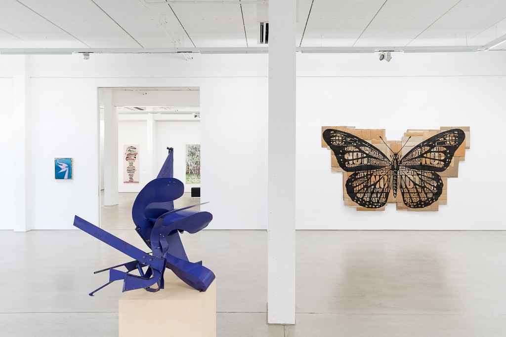 THE ART OF RECOLLECTING, G2 Kunsthalle Leipzig, 7 February - 21 May 2018, installation view with art works by Daniel Richter, Thomas Kiesewetter & Andrea Bowers, in the background: Henriette Grahnert & David Schnell, photo: Dotgain.info © the artists & G2 Kunsthalle, Leipzig.