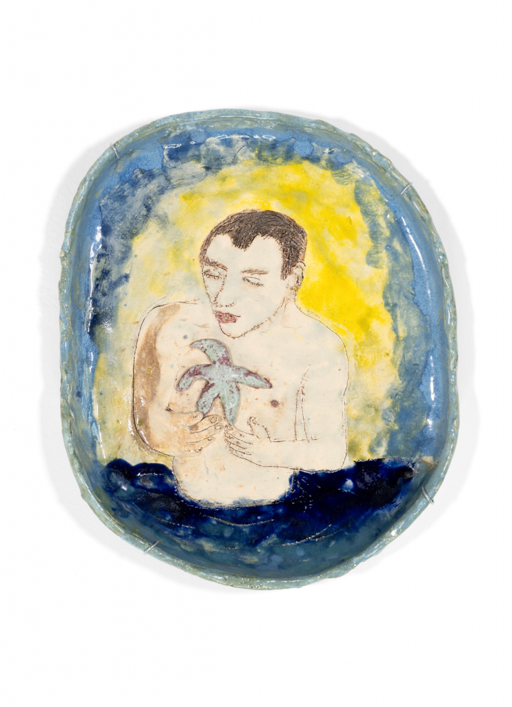 Harry Hachmeister, Bruno and Starfish, 2025, glasierte Keramik, 38 x 30 x 5 cm. Foto: Laura Schawelka